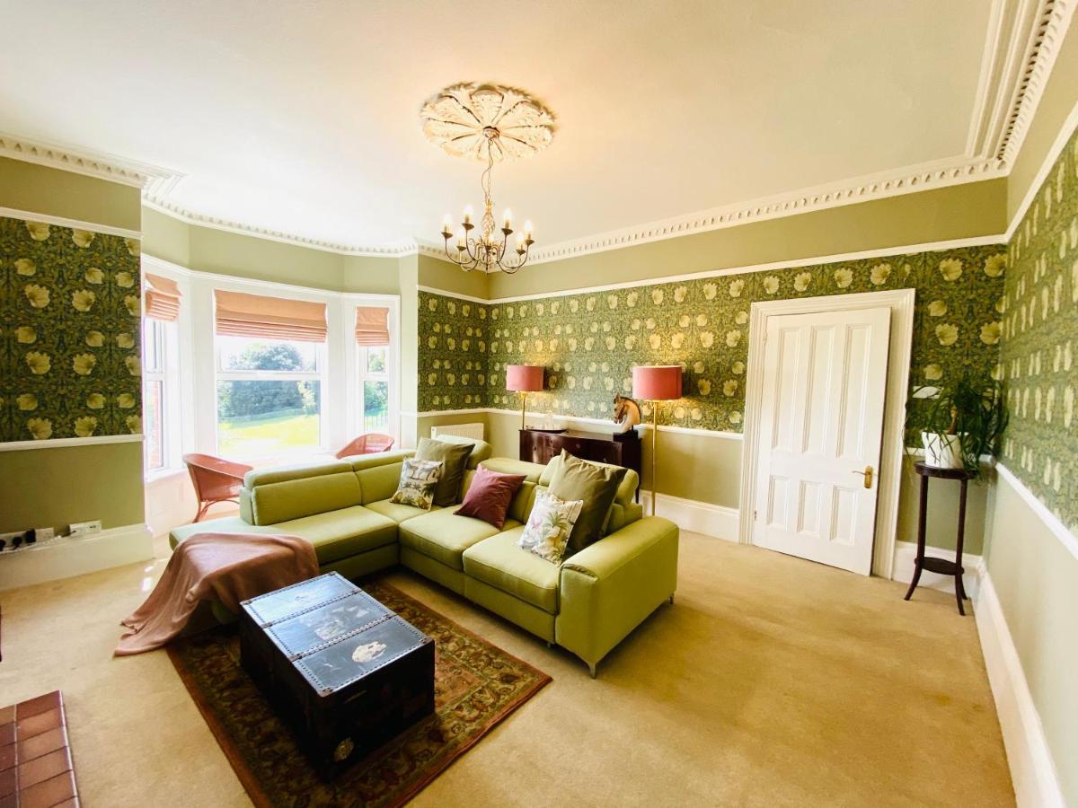 Clarendon View, Historic With Sea Views Apartment Ventnor