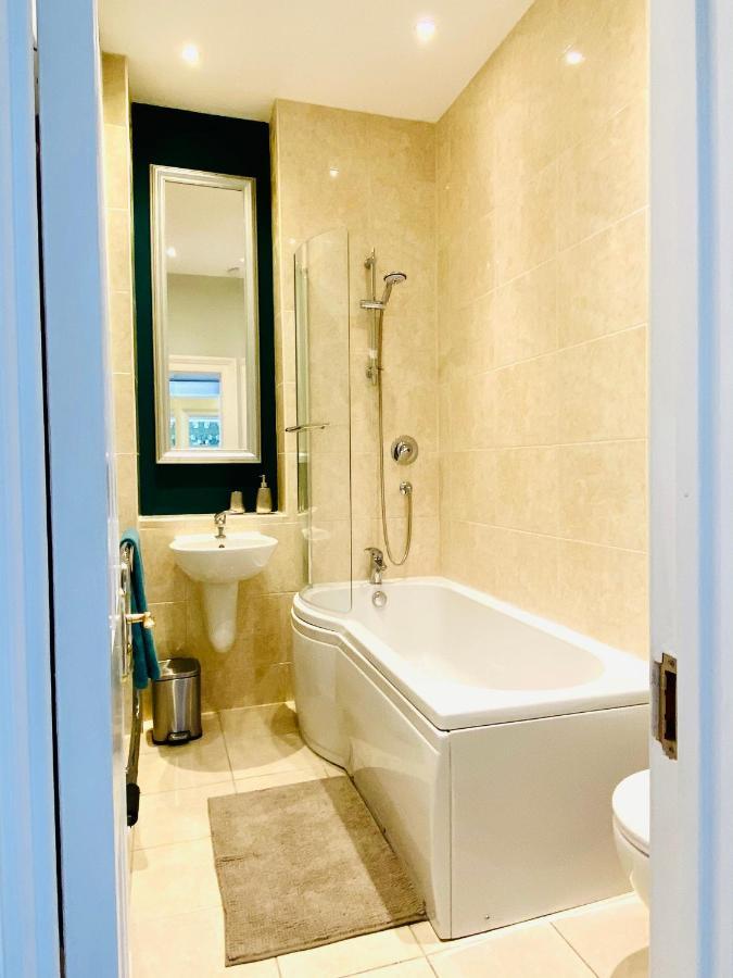 Apartment Clarendon View, Historic With Sea Views *
