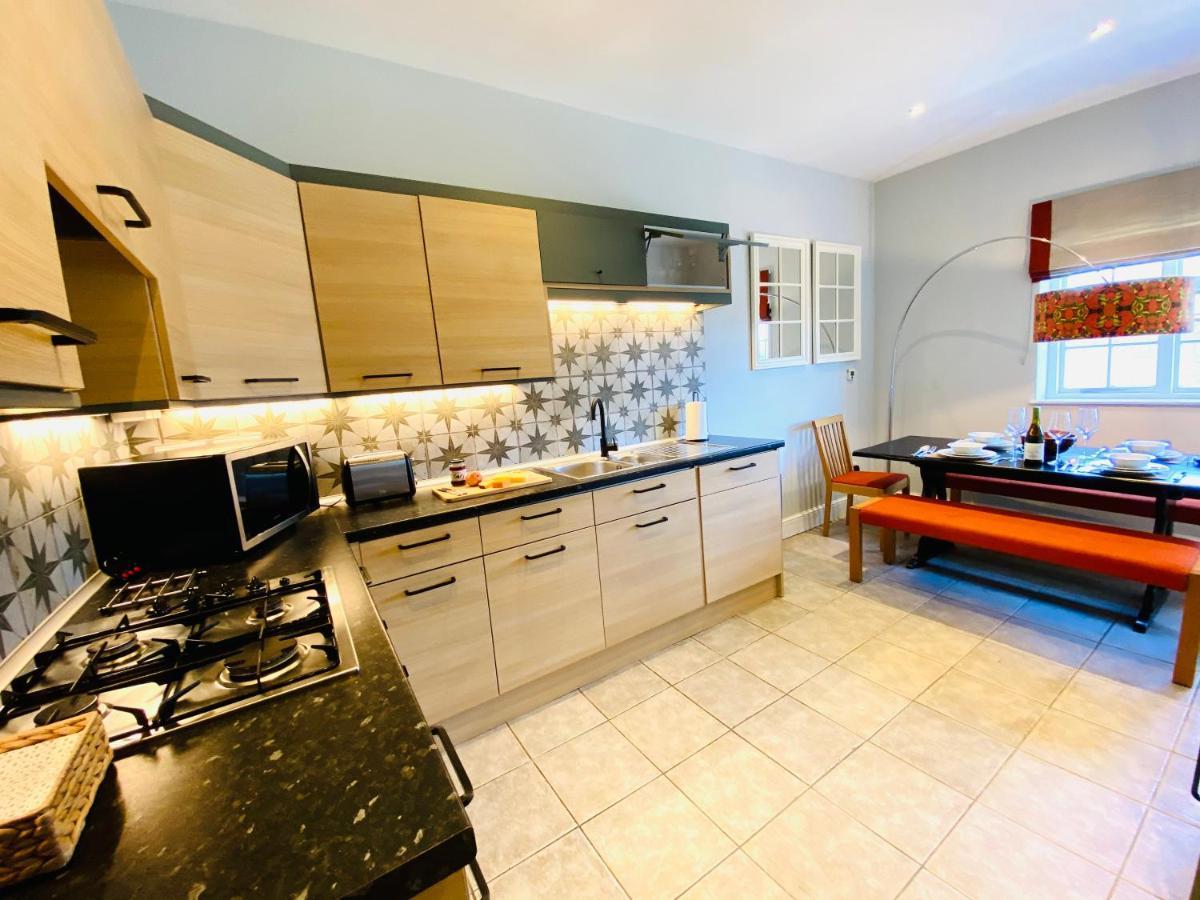 Apartment Clarendon View, Historic With Sea Views