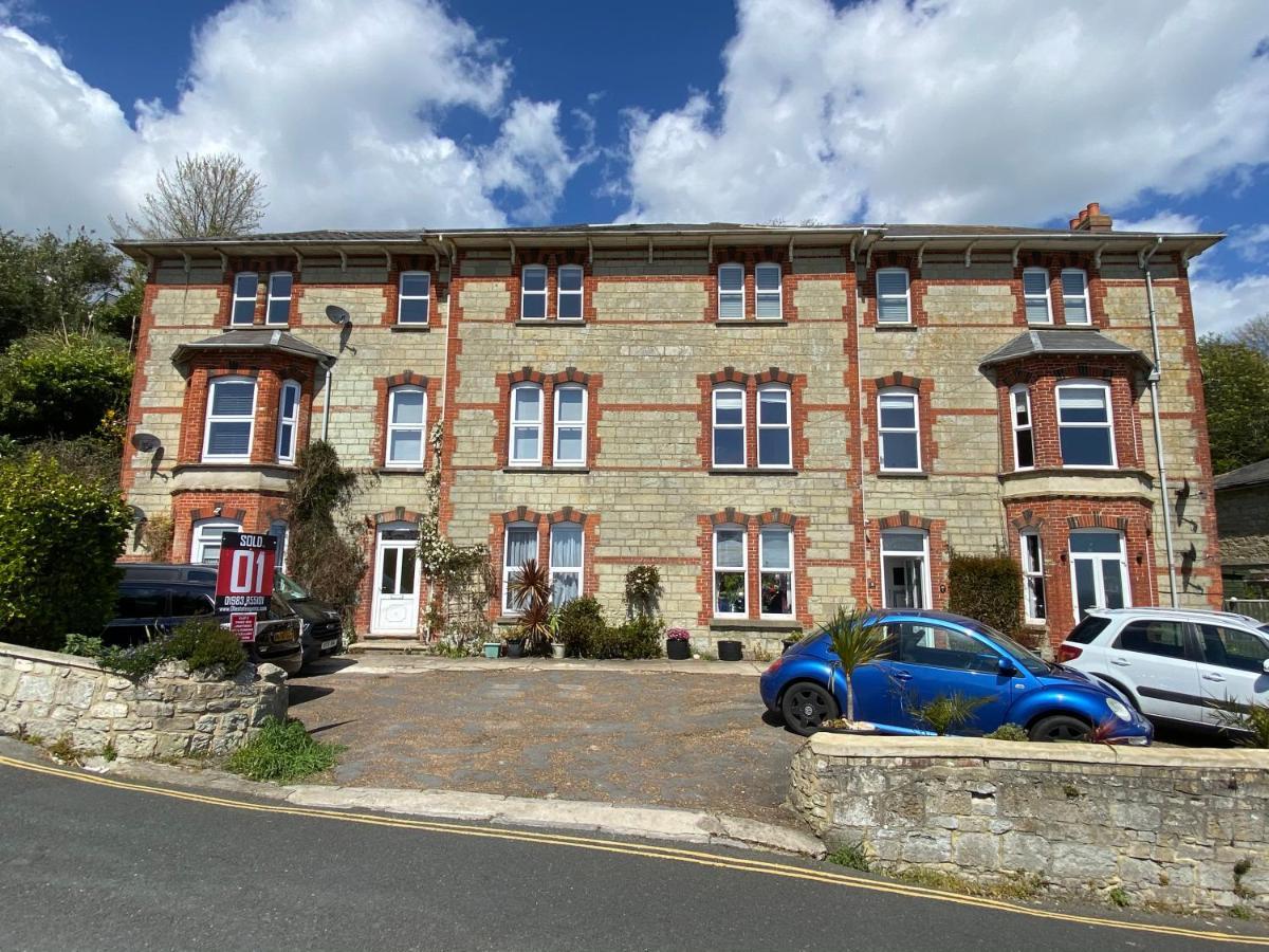 Clarendon View, Historic With Sea Views Apartment *