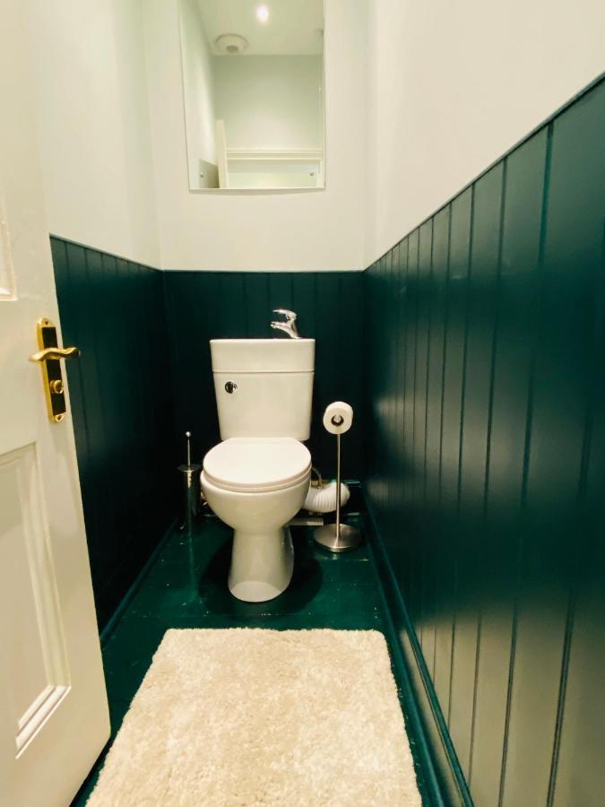Clarendon View, Historic With Sea Views Apartment *