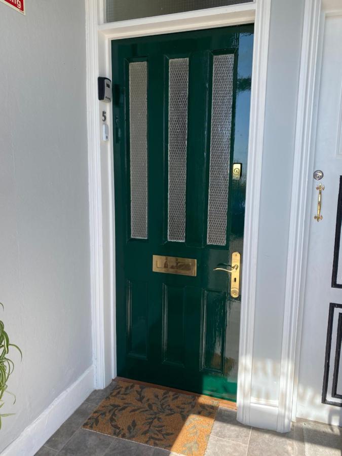 Apartment Clarendon View, Historic With Sea Views