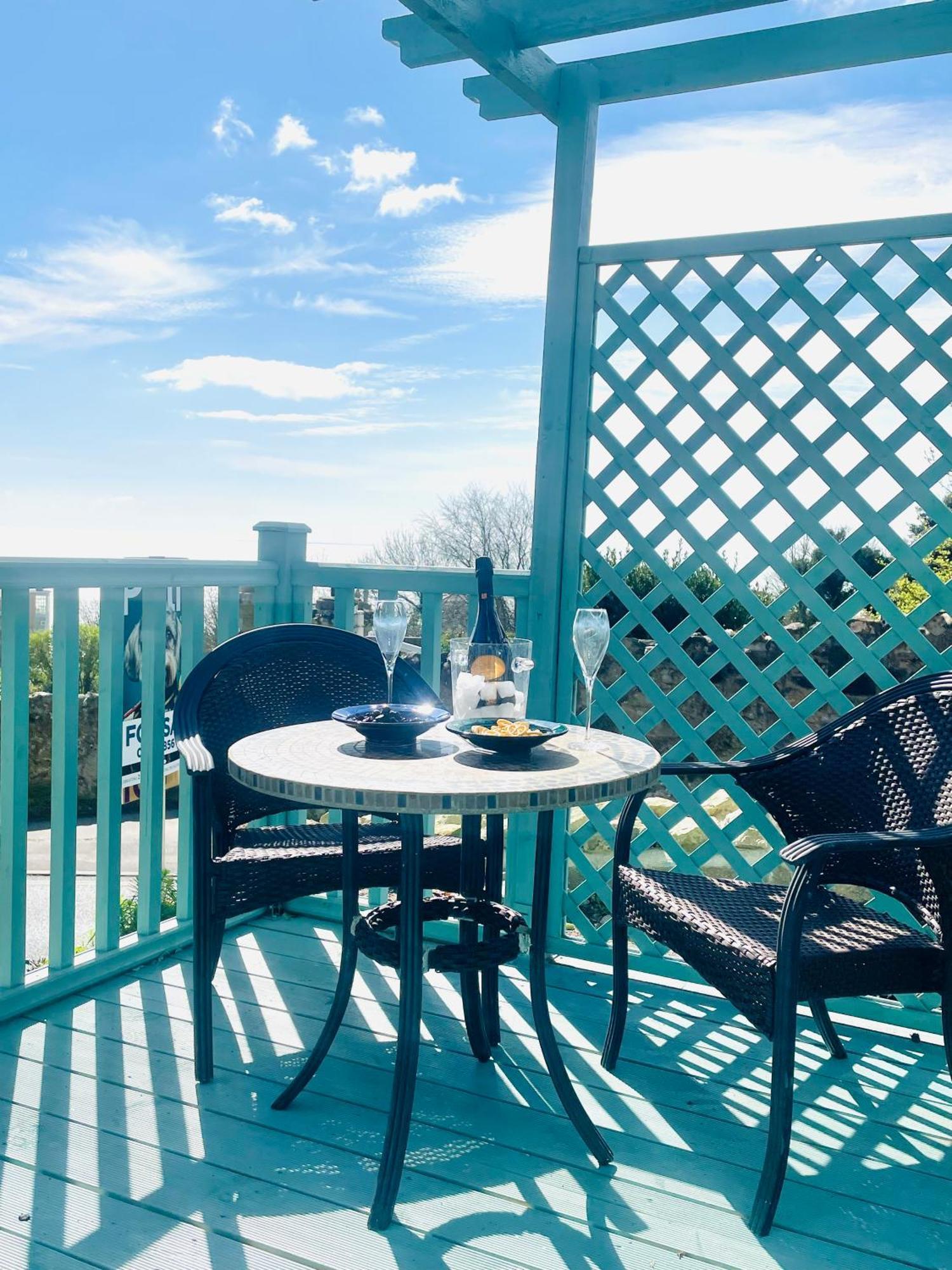 Apartment Clarendon View, Historic With Sea Views